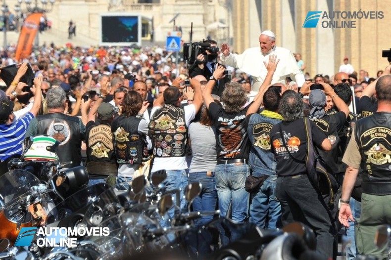 Fantástico! Harley-Davison Papa Francisco rende 241.500 euros Fantástico! Harley-Davison Papa Francisco rende 241.500 euros