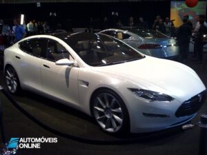 New Tesla model s-sedan front View electricar