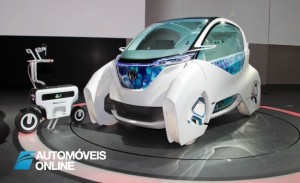 first view Honda Micro Commuter Concept front profile view 2013