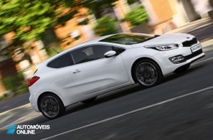 Kia Cee´d right profile view 2013