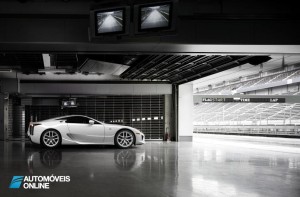 Lexus o LFA Nurburgring Package garage view