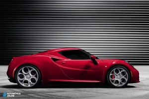 Alfa Romeu 4C Salao de Genebra 2013 profile view