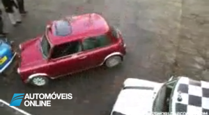 Novo Record Guinness Book! Estacionamento em menor espaço