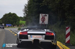 Lamborghini_Murcielago_trazira_fumo