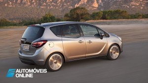 New Opel Meriva 2014 left profile view