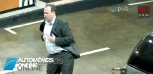 Vídeo muito divertido! Câmaras apanham momentos únicos numa gasolineira