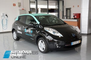 Taxi_nissan Leaf electrico porto