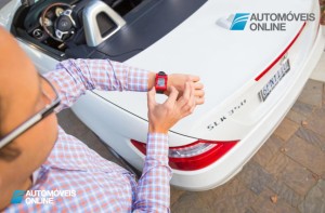 Inovação Mercedes-Benz! Relógio que fala com o carro