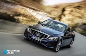 New Mercedes-Benz Classe C 2014 front street view bleu