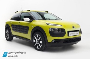 New Citroen C Cactus right quarter front view 2014