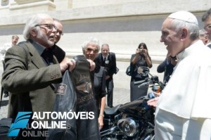 papa-francisco-harley-davidson-495x329