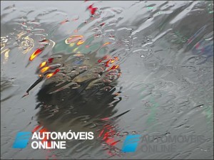 Terceiro artigo. Dúvidas do Código de Estrada! Nos dias de chuva, é ou não obrigatório ter as luzes de cruzamentos sempre ligadas?