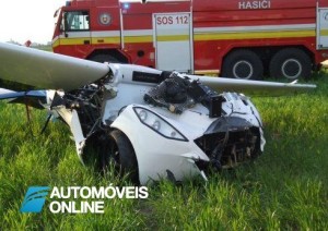 Carro voador. Primeira tentativa de voo, primeira queda