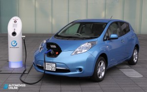 Carros eléctricos. França pagará 10 000 Euros para quem trocar seus carros antigos por veículos elétricos