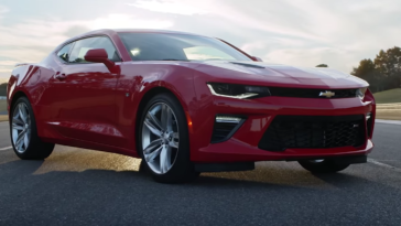 Chevrolet Camaro. Já passaram 50 anos