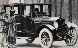 ESSEX (1918), foi o primeiro automóvel com habitáculo fechado