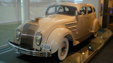 Os carros que marcaram a historia do mundo automovel_ CHRYSLER AIRFLOW (1934)