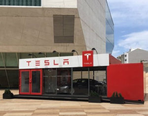 Tesla. Primeira loja no Porto
