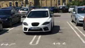 Como ocupar o lugar de quatro carros com um só carro?