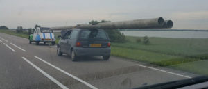 Condutor alcoolizado rouba dois postes de iluminação pública