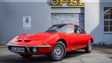 Opel GT faz 50 anos: «Nur fliegen ist schöner…»