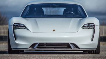 Porsche Taycan é o novo desportivo 100% eléctrico